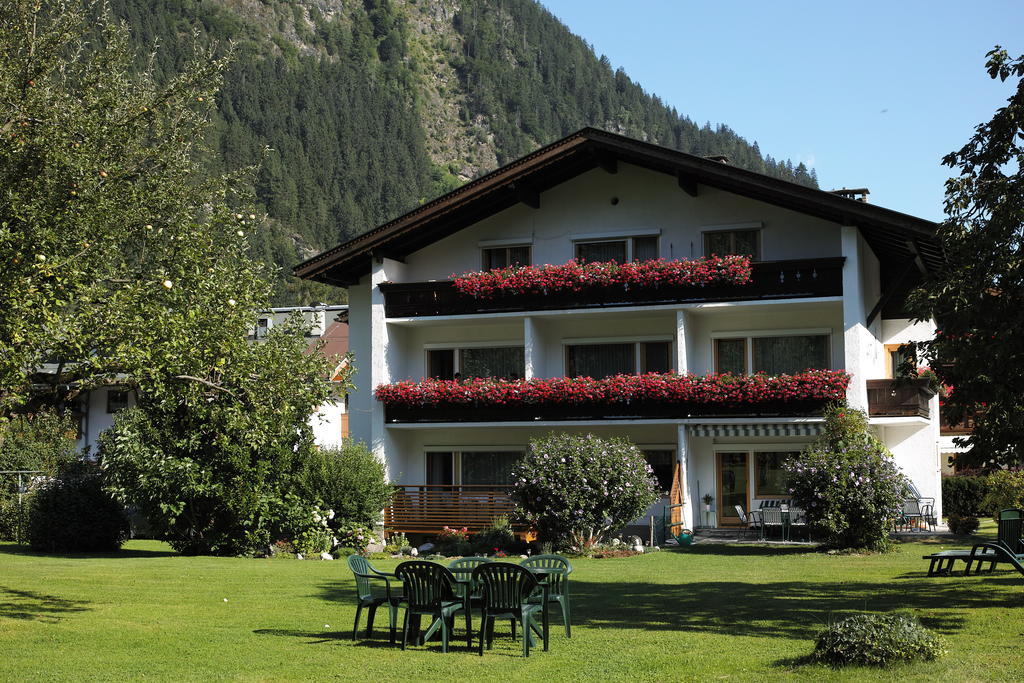 Gaestehaus Ahornblick Mayrhofen Ngoại thất bức ảnh