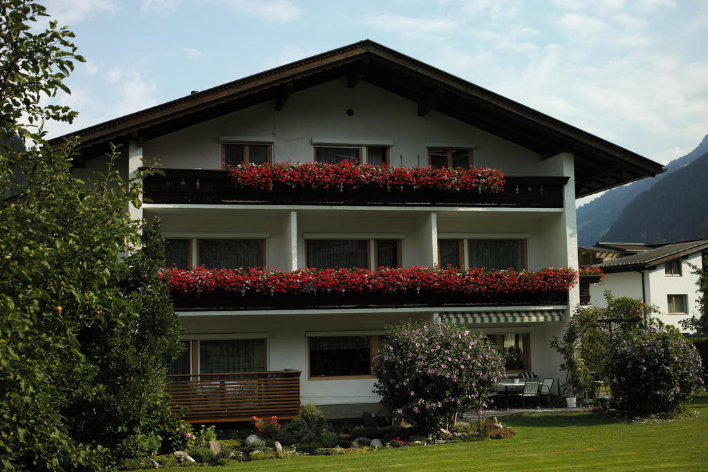 Gaestehaus Ahornblick Mayrhofen Ngoại thất bức ảnh
